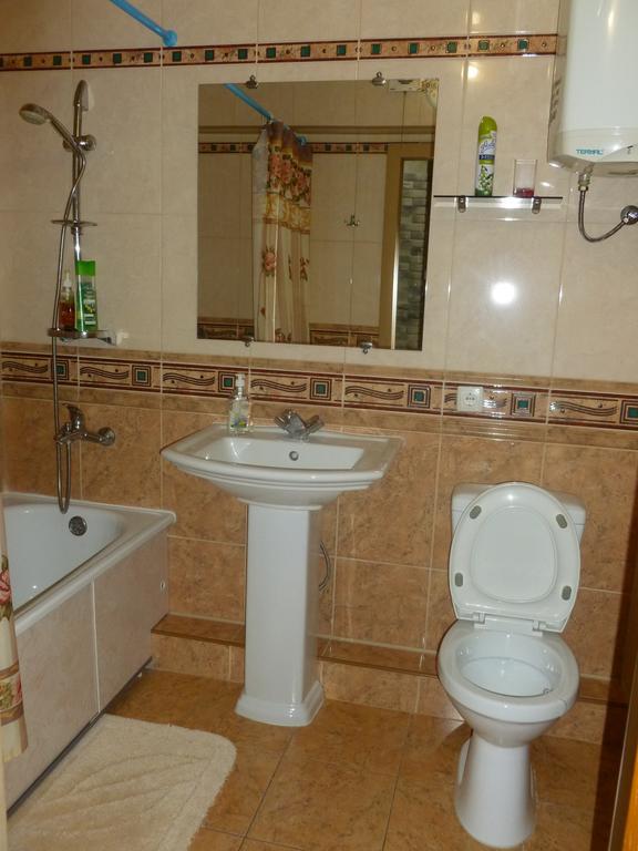 קרמנצ'וג Apartment In A New House מראה חיצוני תמונה